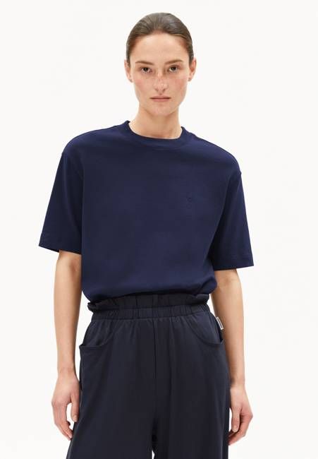 TARJAA | tinted navy