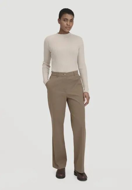 Straight-leg relaxed trousers made of organic cotton