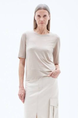 Elena Tee