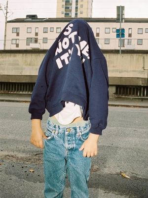 Silly Sweat It Is Not Me Deep Blue sweatshirt | Nudie Jeans