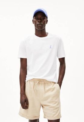 JAAMES FLOWAA| white
