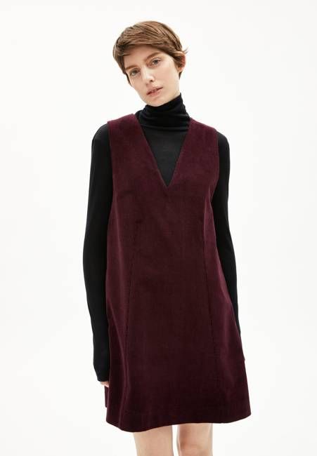 PINAAFO CORDUROY | dark cranberry