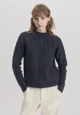 Relaxed sweater made of pure merino wool