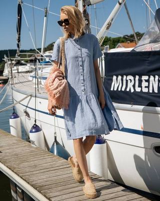 Evelyn - Linen Dress in Light Blue