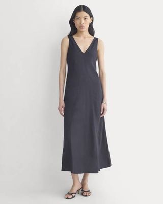 Deep V Seamed Dress in Stretch Linen | Black