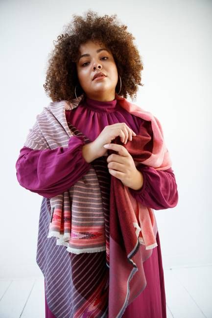 JULAHAS+ Light Wool Cape Fusion Red Plus