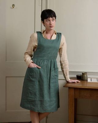 No.32 The Pinafore Dress in Carriage Green