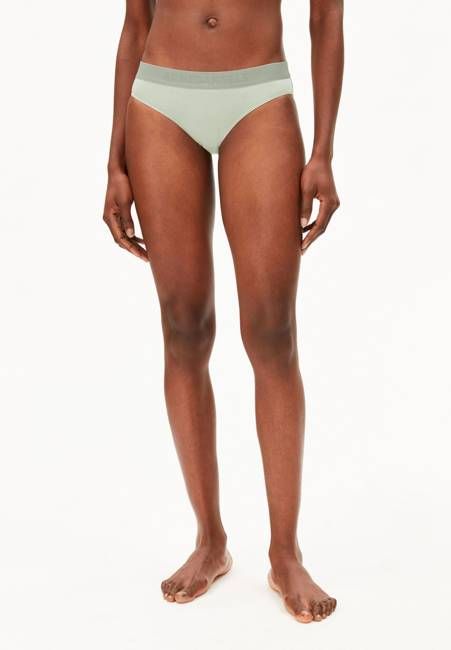 TRINAA BRIEF | foam