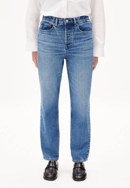 AAIKALA HIGH STRAIGHT JEAN | crunchy