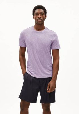 JAAMES STRUCTURE | zarter Fliederhimmel bei Sonnenuntergang