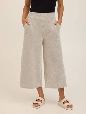 Alora Stretch Seersucker Capri Pant