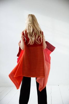UNVOLLKOMMENE DARIA Cape Cristales