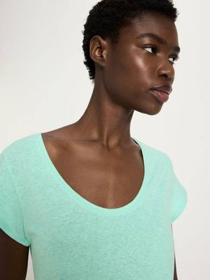 shirt with low neckline (OCS)