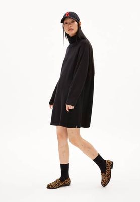 NAANIA| black