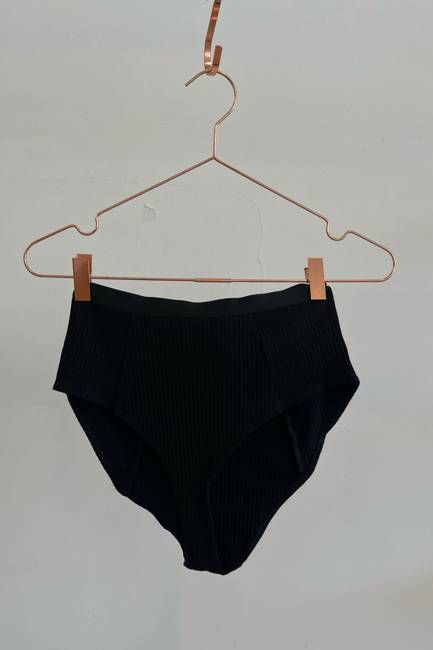 Sample Sale Ana High-Rise Undies in Black