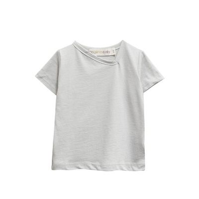 v-neck tee