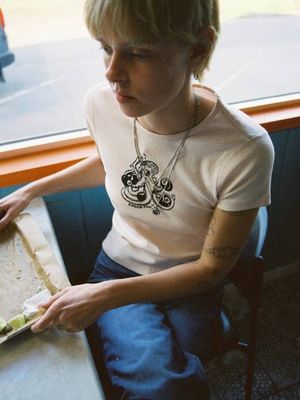 Eve T-Shirt Knock-Topus Pink slim fit tee | Nudie Jeans