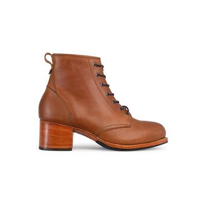 The Elena in Caramel ~ Standard/Narrow