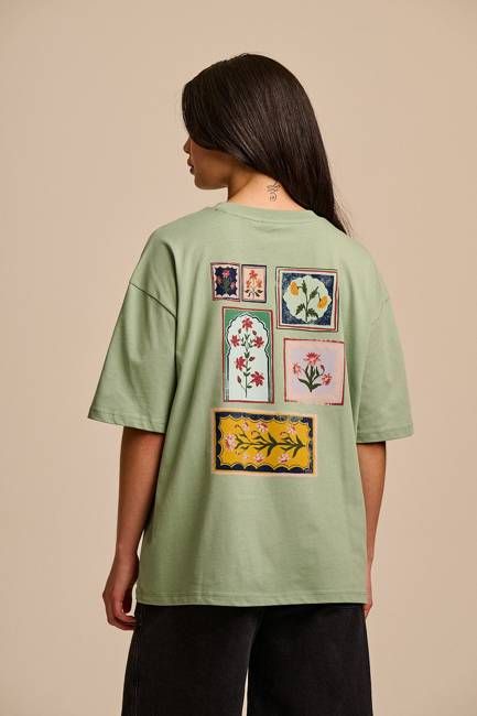 Benny - Oversized Cotton T-Shirt in Green Walled Blooms