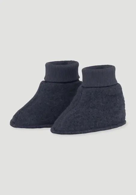 Wool fleece shoes made from pure organic merino wool