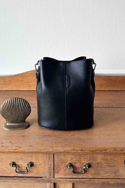 Italian Bucket Bag - Black