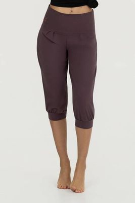 Sukha Yoga Capri - Beere