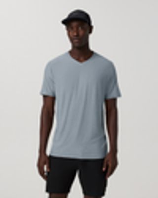 Strato Tech V-Neck Tee – Men's Dusty Blue Heather Shirt – Tops – Vuori