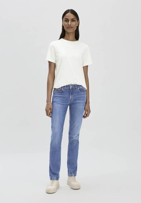 LEA Mid Rise Slim jeans made from organic denim