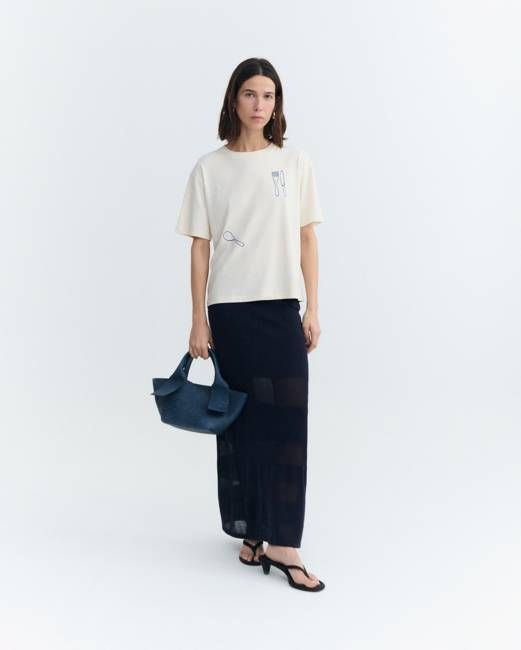 Hand embroidered T-shirt coberts Lucia