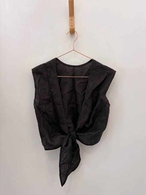 Sample Sale Valentina Top in Black Linen