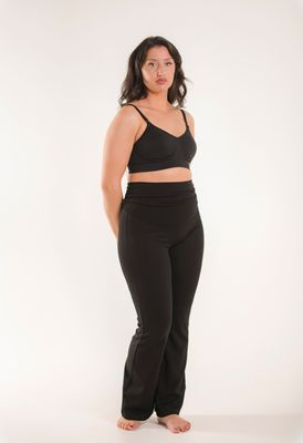 Flared maternity pants that will save the day