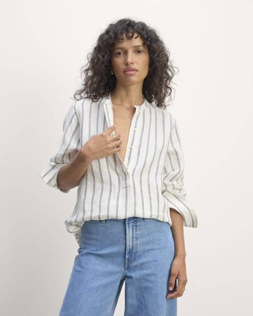 The Henley Shirt in Linen | Bone/Navy