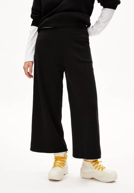 APAANIA| black