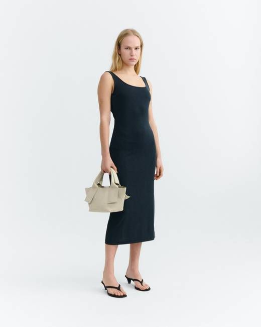 Long slim black dress Adu