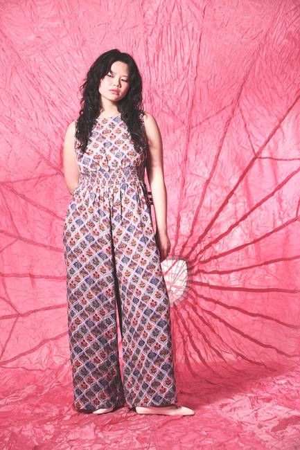 Simone - Cotton Jumpsuit in Walled Blooms Print