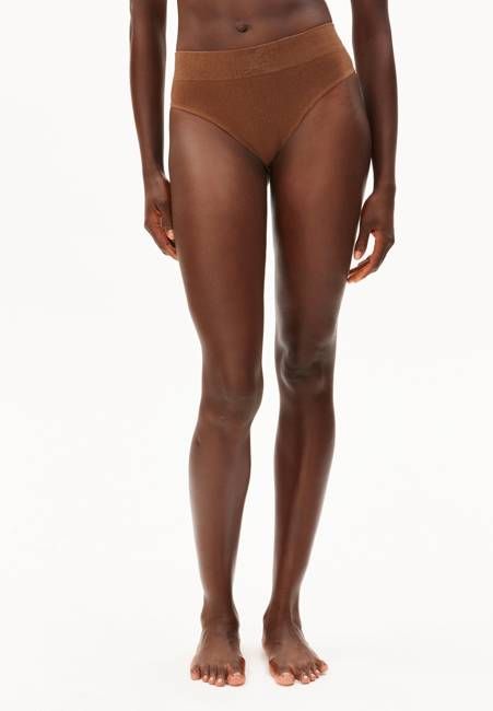 PANTAA SEAMAALA | umber oak