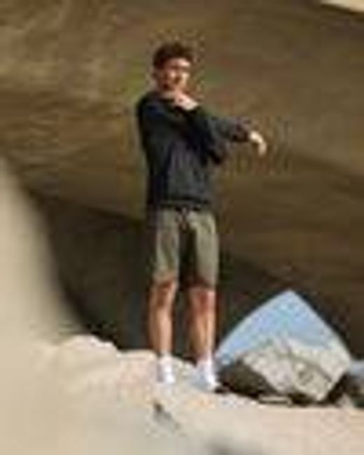 Sunday Performance Short 8.5" | Kale Heather | Vuori