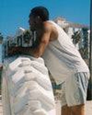 Kore Short Unlined 7" – Men's Storm Blue Colorblock Short – Shorts – Vuori