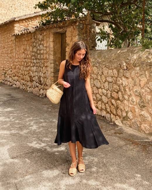 Kamala - Linen Dress in Black