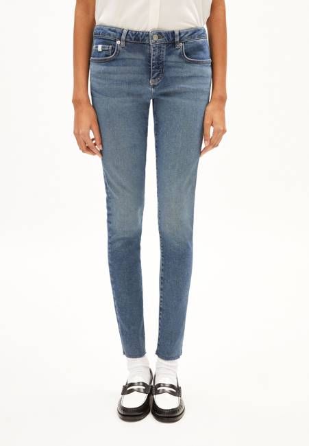 TAYNAA| dark liquid blue