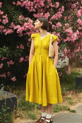 Diane Kleid mit Rüschenärmeln