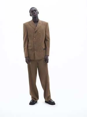 Zweireihiger Blaz mit Nadelstreifen