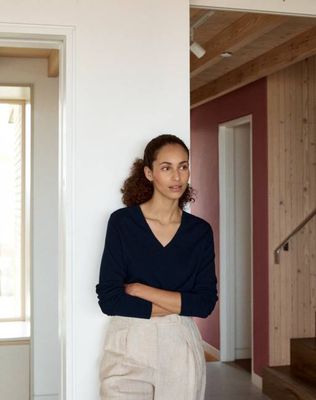 The CLASSIC V - Navy / Archive Sale