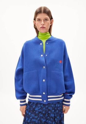 AALISON COLLEGE | dynamo blue-oatmilk