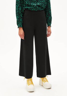 APAANIA | dark scarab