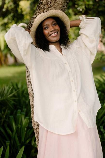 Annabel – Oversized Linen Shirt with Bow-Tie Cuffs