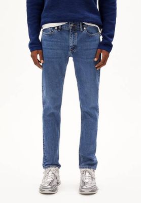 IAAN SLIM JEAN | mountain lake