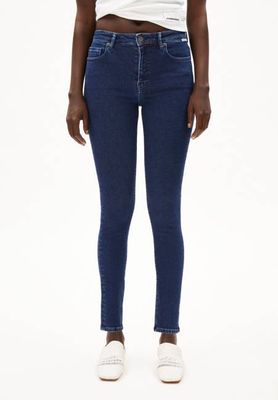 TILLAA SKINNY-JEANS MIT MITTLERER TAILLE | carezza