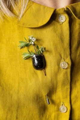 Porcelain Flower Pocket
