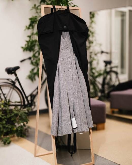 Son de Flor Garment Bag